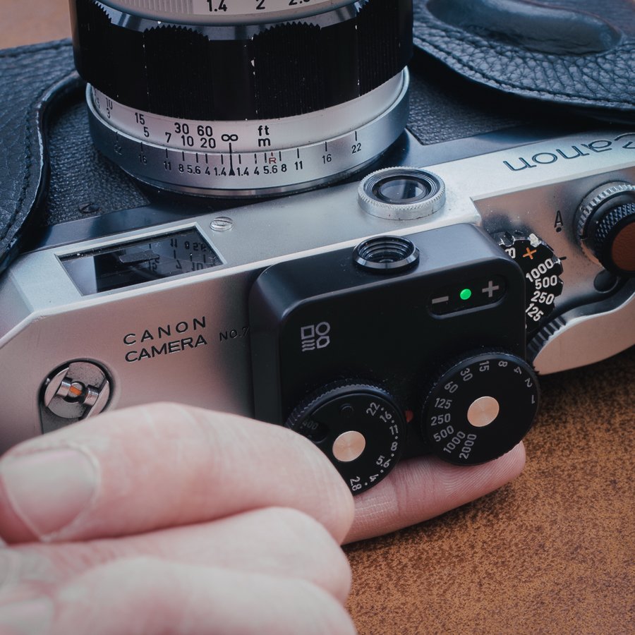 The DOOMO Meter taking a meter reading